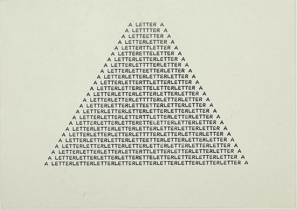 Närbild av ett av Ruth Wolf Rehfeldt verk uppbyggt av skrivmaskintext. Ordet Letter bildar en pyramid..