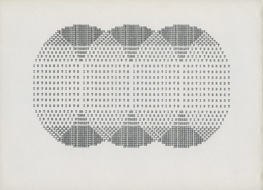 Närbild av ett av Ruth Wolf Rehfeldt verk uppbyggt av skrivmaskintext. Ordet Interest bildar tre cirklar.