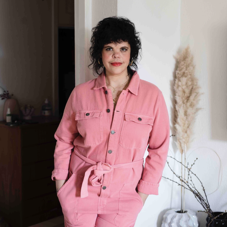 Portrait of Sannah Salameh in pink clothes