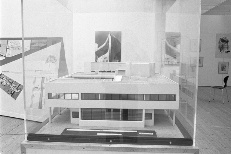 Arkitekturmodell av arkitekten Le Corbusier.
