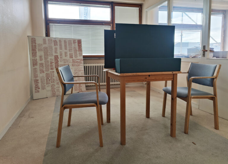 Samaneh Roghanis installation The Cast Voice.